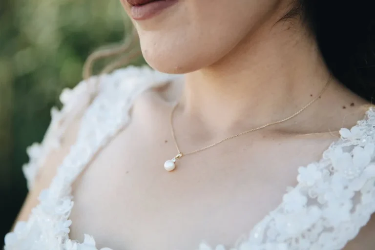 A Beginner’s Guide to Selecting the Ideal Necklace