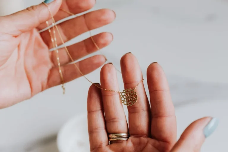 Cute Necklaces for Her: A Guide to Charming & Meaningful Jewelry